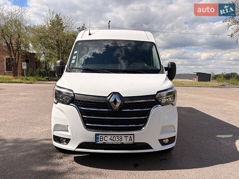 Вантажопасажирський фургон Renault Master