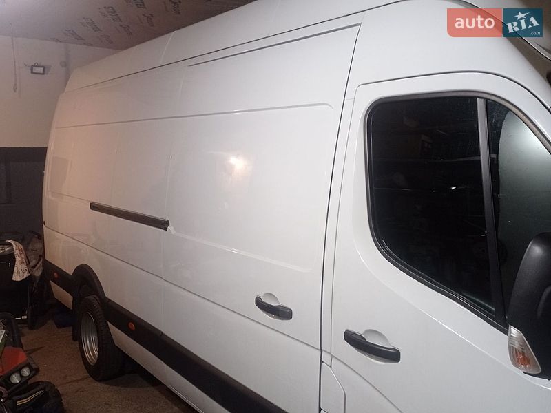 Грузовой фургон Renault Master 2017 в Олевске