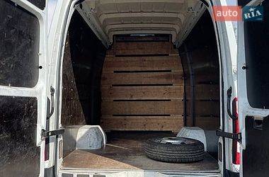 Грузовой фургон Renault Master 2017 в Олевске