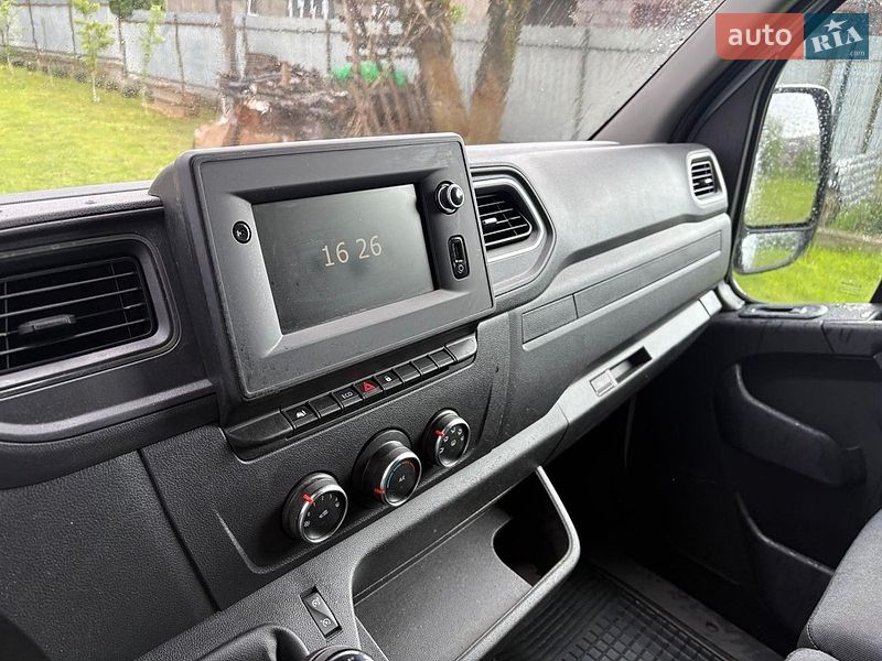 Вантажний фургон Renault Master 2022 в Радивиліві