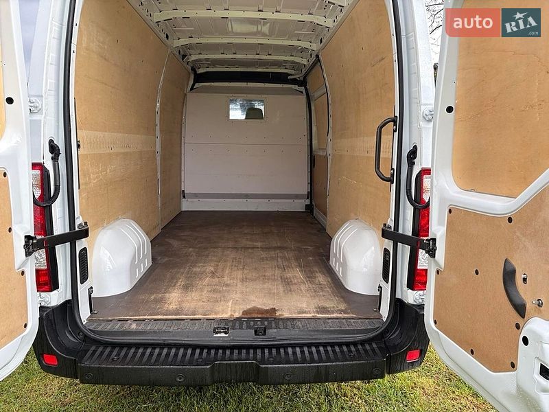 Вантажний фургон Renault Master 2022 в Радивиліві