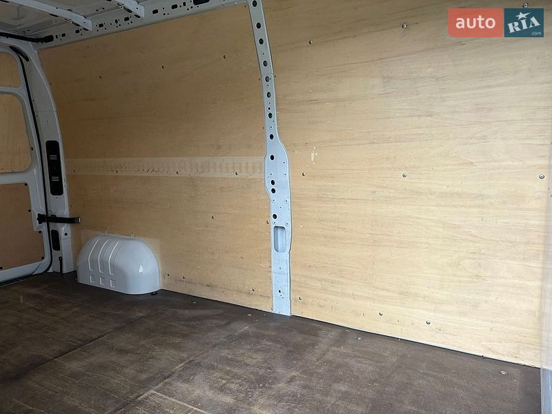 Вантажний фургон Renault Master 2022 в Радивиліві