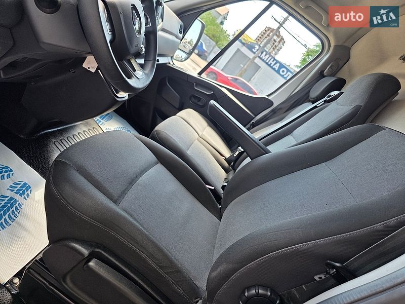 Вантажний фургон Renault Master 2021 в Одесі
