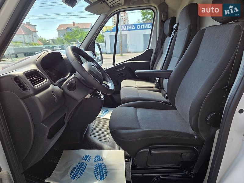 Вантажний фургон Renault Master 2021 в Одесі