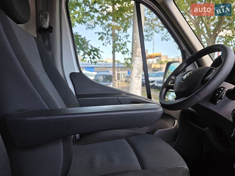 Вантажний фургон Renault Master 2021 в Одесі