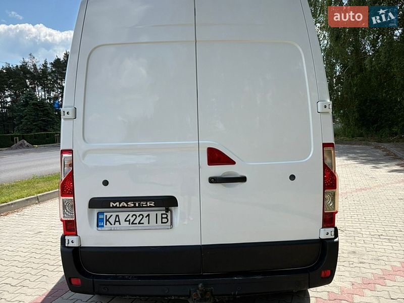 Вантажний фургон Renault Master 2015 в Маневичах