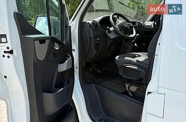 Вантажний фургон Renault Master 2015 в Маневичах