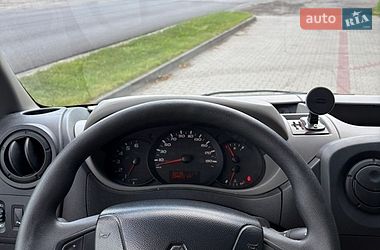 Вантажний фургон Renault Master 2015 в Маневичах