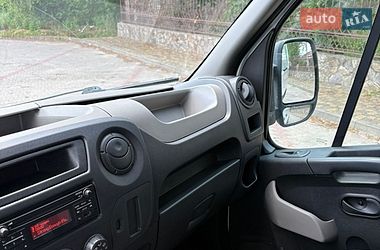 Вантажний фургон Renault Master 2015 в Маневичах
