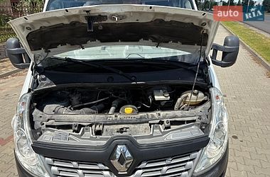 Вантажний фургон Renault Master 2015 в Маневичах