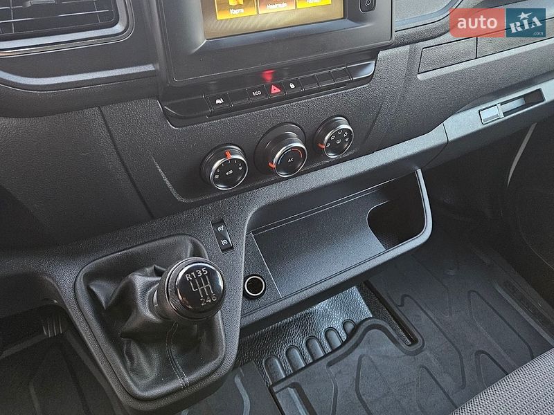 Грузовой фургон Renault Master 2022 в Дубно
