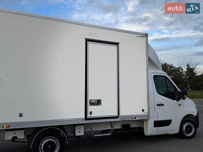 Вантажний фургон Renault Master 2017 в Луцьку