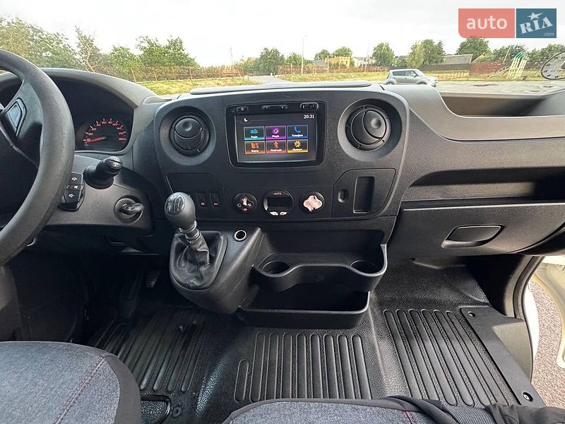 Вантажний фургон Renault Master 2017 в Луцьку