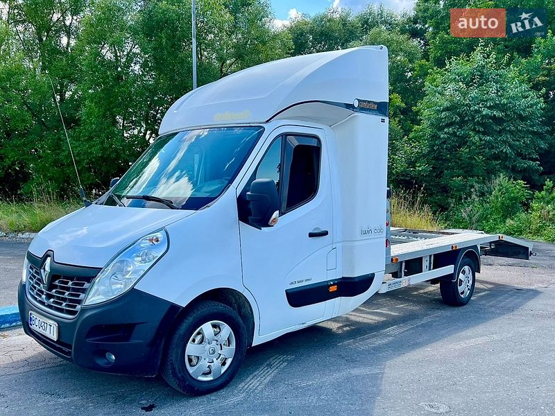 Евакуатор Renault Master 2016 в Львові