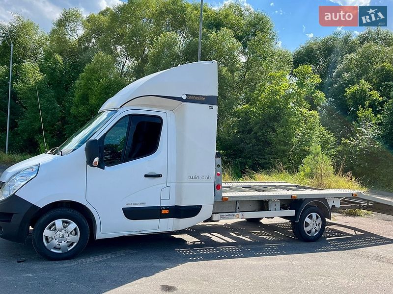 Евакуатор Renault Master 2016 в Львові