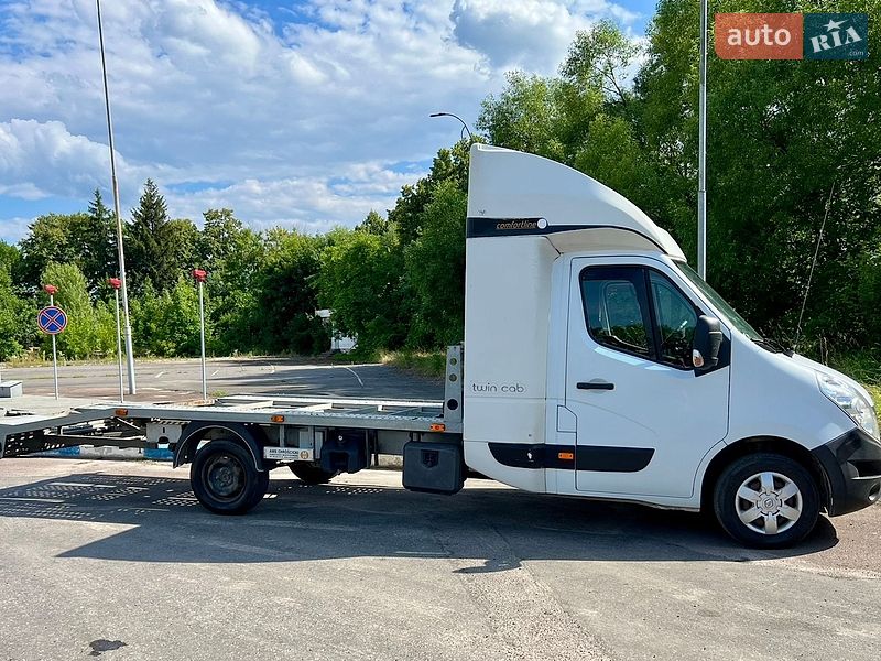 Евакуатор Renault Master 2016 в Львові