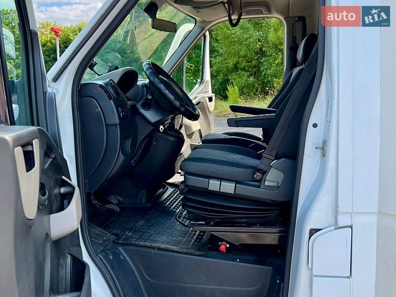 Евакуатор Renault Master 2016 в Львові