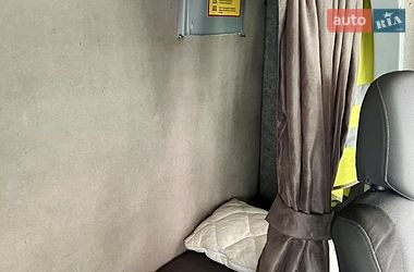 Евакуатор Renault Master 2016 в Львові