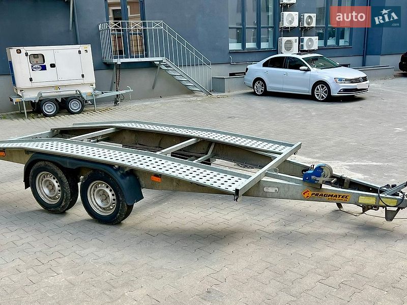 Евакуатор Renault Master 2016 в Львові