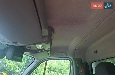 Вантажний фургон Renault Master 2016 в Чернівцях