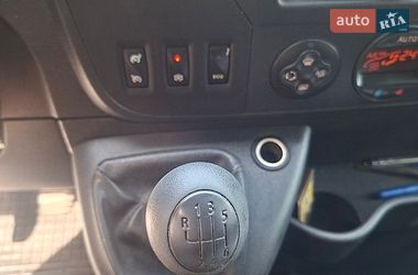 Вантажний фургон Renault Master 2016 в Чернівцях