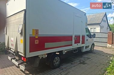 Вантажний фургон Renault Master 2016 в Чернівцях