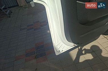 Вантажний фургон Renault Master 2016 в Чернівцях