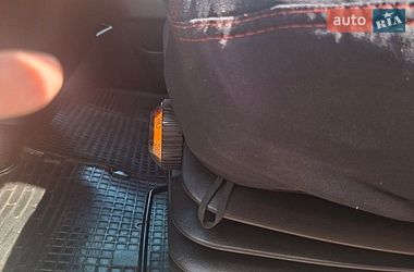 Вантажний фургон Renault Master 2016 в Чернівцях