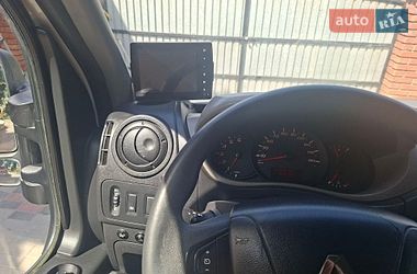 Вантажний фургон Renault Master 2016 в Чернівцях