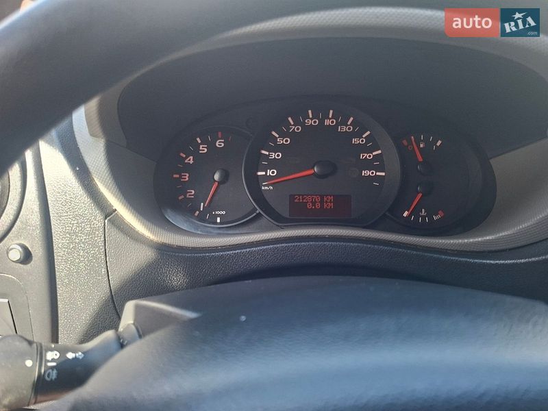 Вантажний фургон Renault Master 2016 в Чернівцях