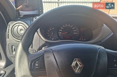 Вантажний фургон Renault Master 2016 в Чернівцях