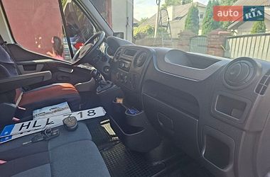 Вантажний фургон Renault Master 2016 в Чернівцях