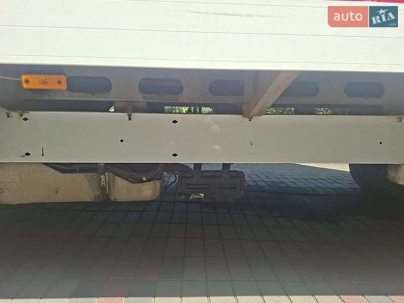 Вантажний фургон Renault Master 2016 в Чернівцях