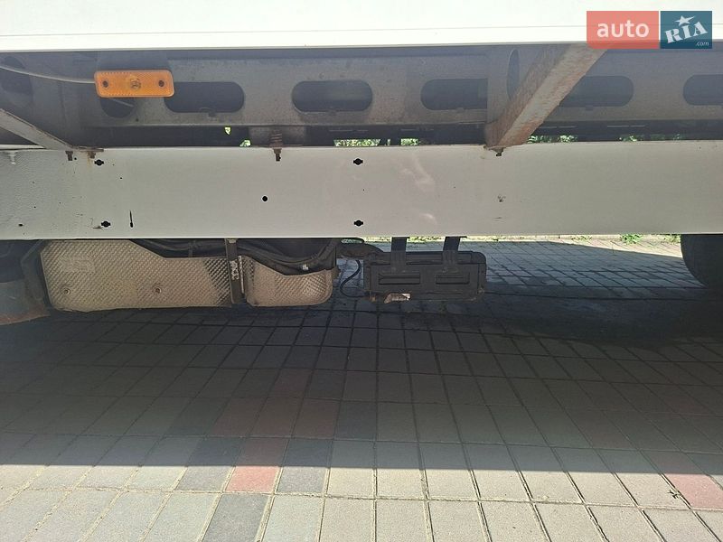 Вантажний фургон Renault Master 2016 в Чернівцях