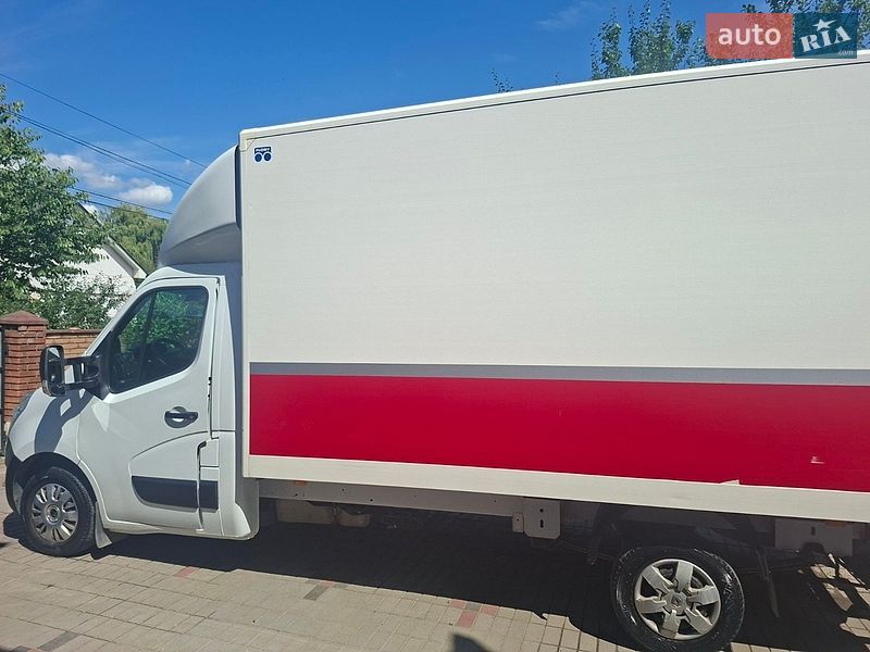 Вантажний фургон Renault Master 2016 в Чернівцях
