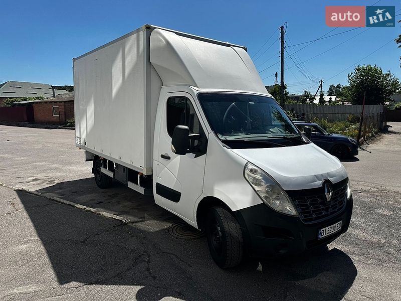 Вантажний фургон Renault Master 2016 в Полтаві