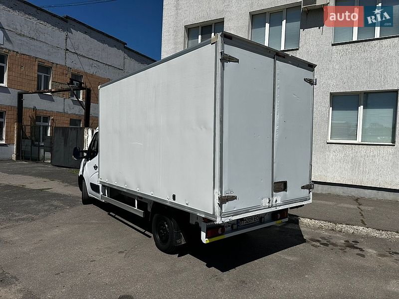 Вантажний фургон Renault Master 2016 в Полтаві
