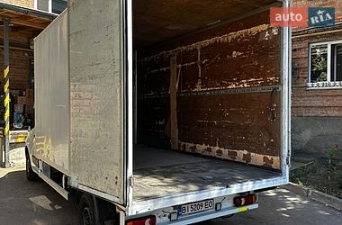 Вантажний фургон Renault Master 2016 в Полтаві