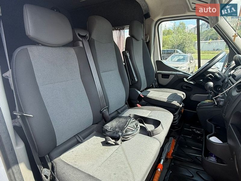 Вантажопасажирський фургон Renault Master 2018 в Львові
