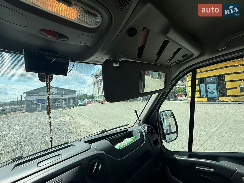 Вантажопасажирський фургон Renault Master 2018 в Львові