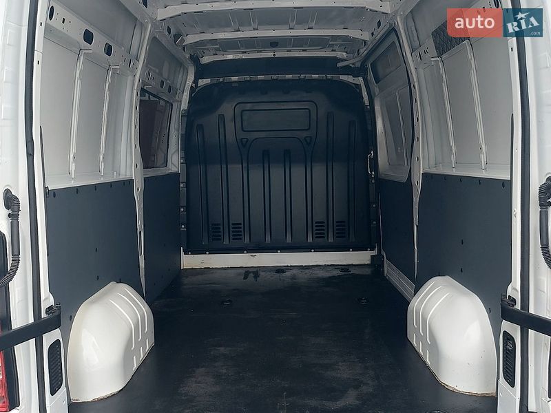 Вантажний фургон Renault Master 2019 в Млиніві