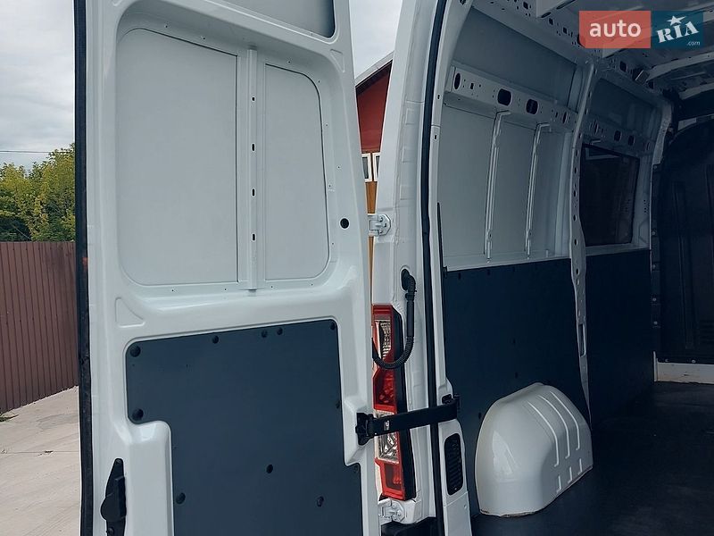 Вантажний фургон Renault Master 2019 в Млиніві
