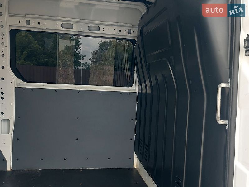 Вантажний фургон Renault Master 2019 в Млиніві