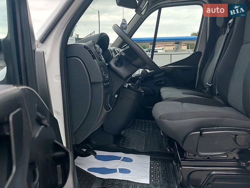 Вантажний фургон Renault Master 2019 в Млиніві