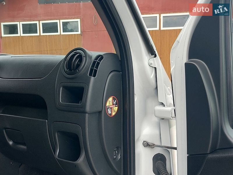 Вантажний фургон Renault Master 2019 в Млиніві
