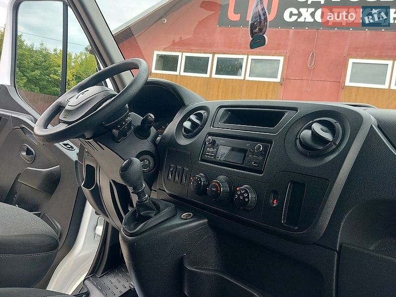 Вантажний фургон Renault Master 2019 в Млиніві