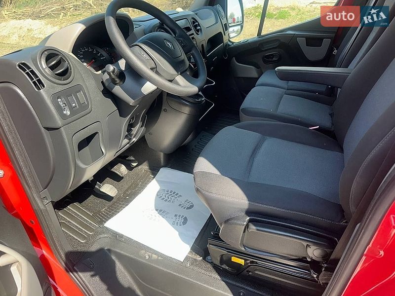 Грузовой фургон Renault Master 2017 в Дубно