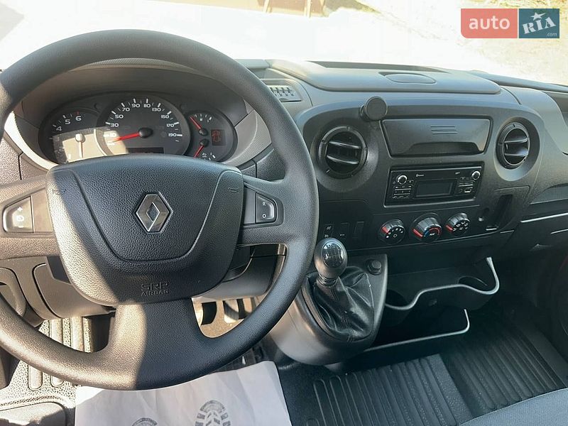 Грузовой фургон Renault Master 2017 в Дубно