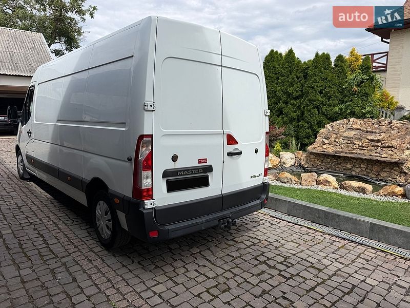 Грузовой фургон Renault Master 2017 в Мукачево
