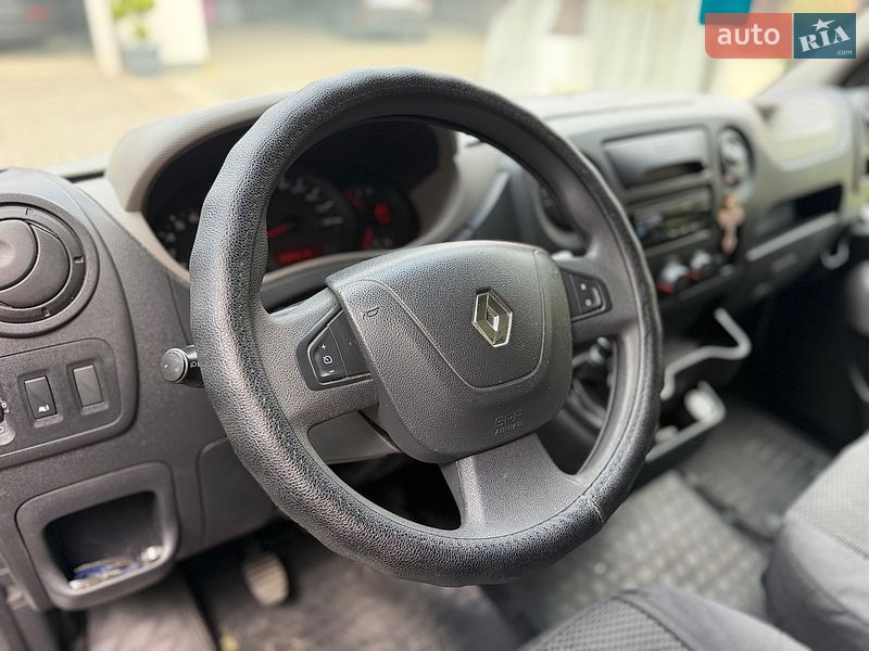 Грузовой фургон Renault Master 2017 в Мукачево